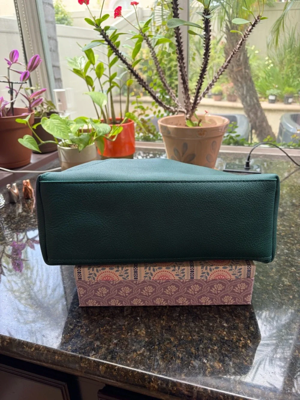 Portland Leather Sea Glass Oversized Naomi - Picture 4 of 9